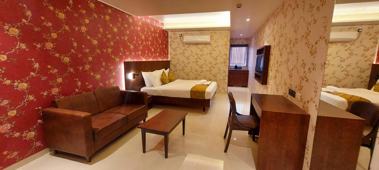 Hotel Madhuban Silvassa Zewnętrze zdjęcie
