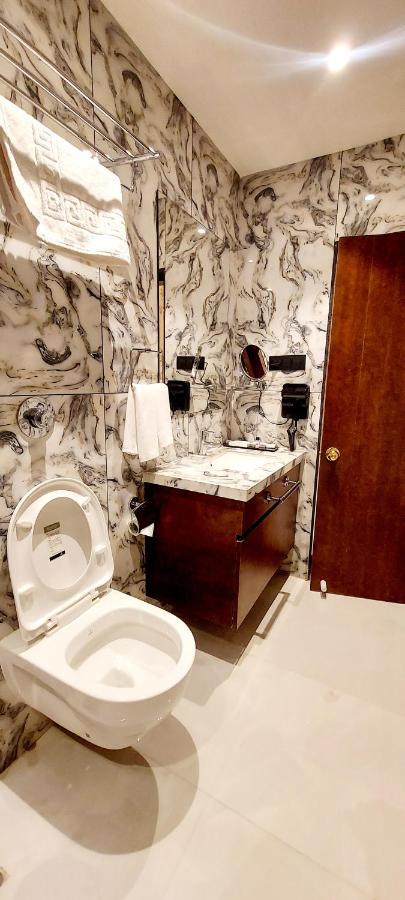 Hotel Madhuban Silvassa Zewnętrze zdjęcie