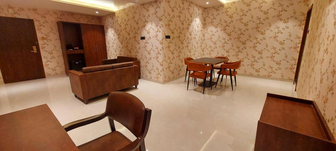 Hotel Madhuban Silvassa Zewnętrze zdjęcie