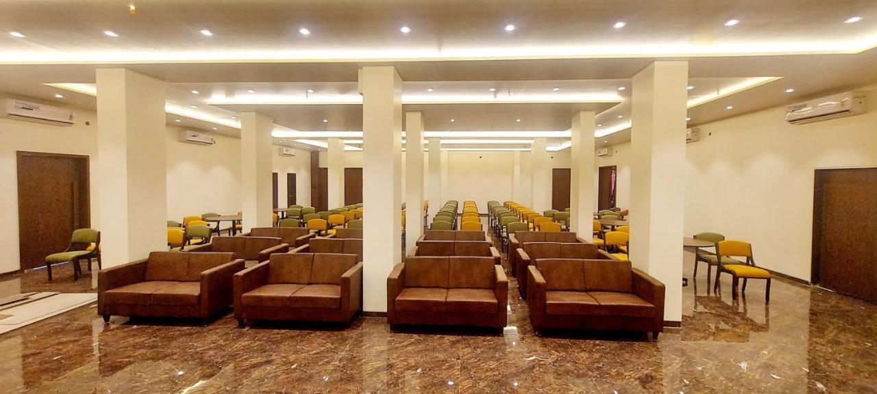Hotel Madhuban Silvassa Zewnętrze zdjęcie