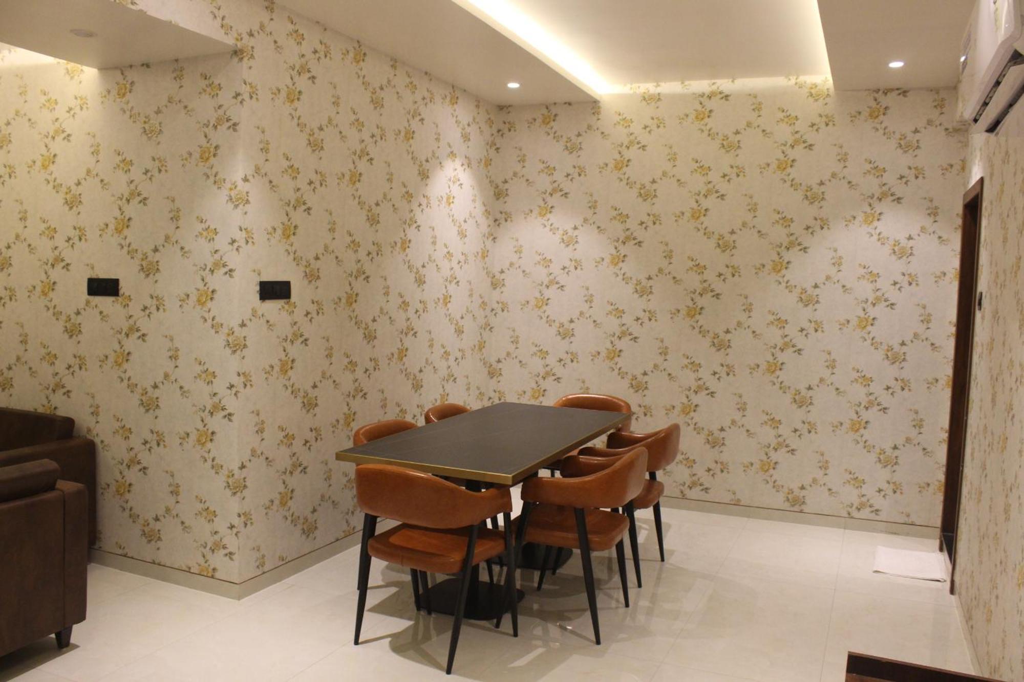 Hotel Madhuban Silvassa Zewnętrze zdjęcie