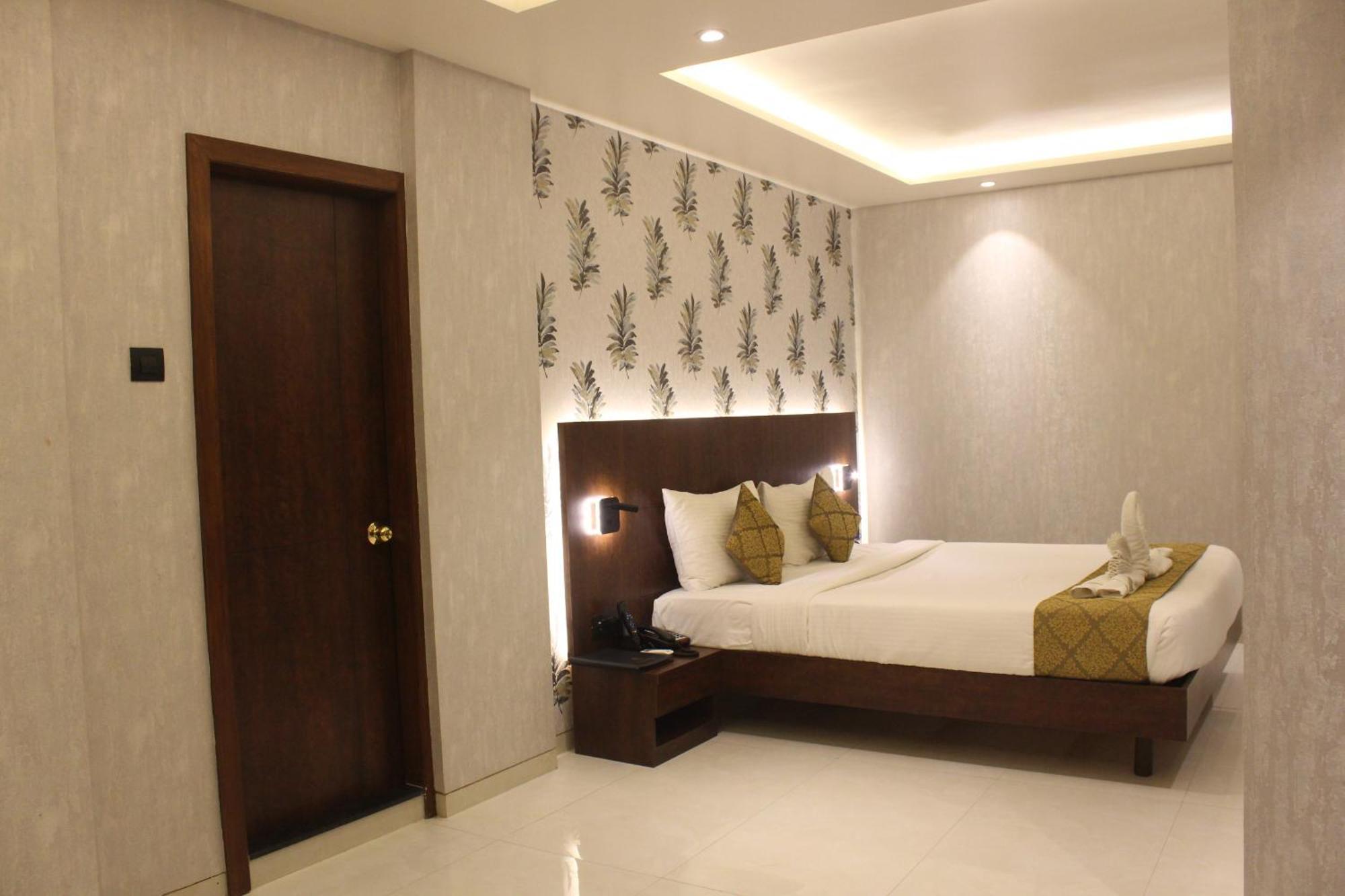 Hotel Madhuban Silvassa Zewnętrze zdjęcie