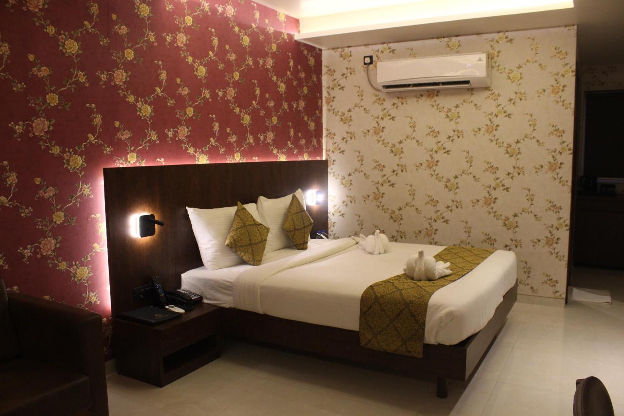Hotel Madhuban Silvassa Zewnętrze zdjęcie