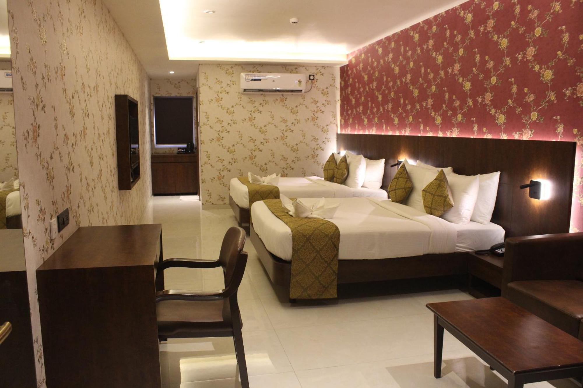 Hotel Madhuban Silvassa Zewnętrze zdjęcie